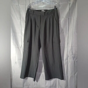 Princess Polly gray cropped pants NWOT